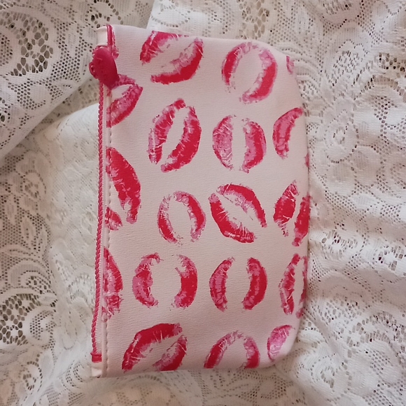 Bundle of 5 Ipsy Makeup Pouches - Picture 2 of 11